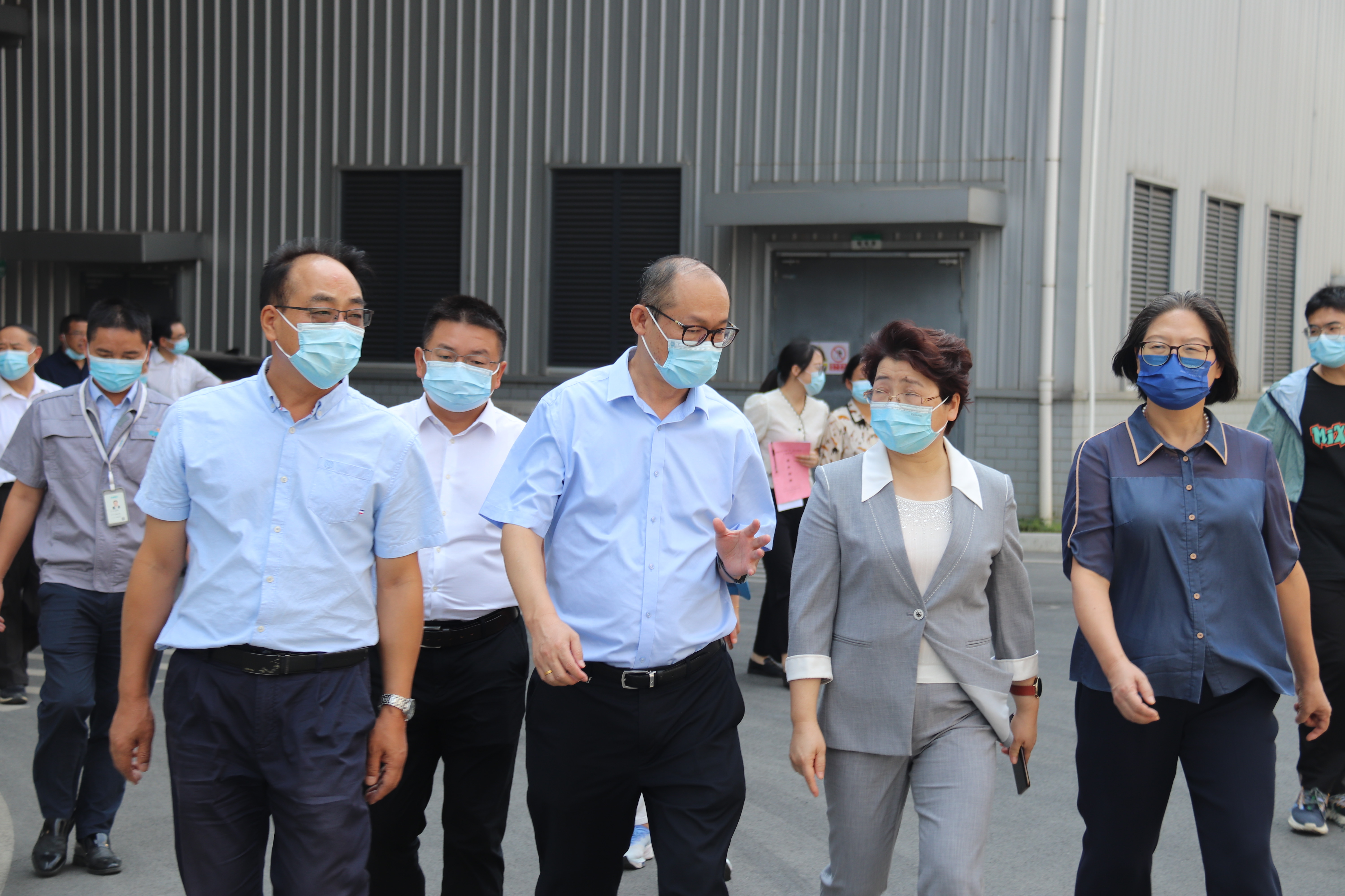 十三屆全國(guó)人大代表邵陽(yáng)小組和部分省、市人大代表2022年專(zhuān)題調(diào)研團(tuán)一行蒞臨我司調(diào)研